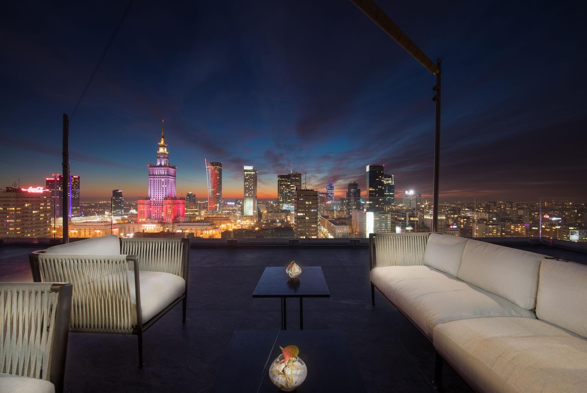 Hotel Warszawa Exterior photo Skyline Bar