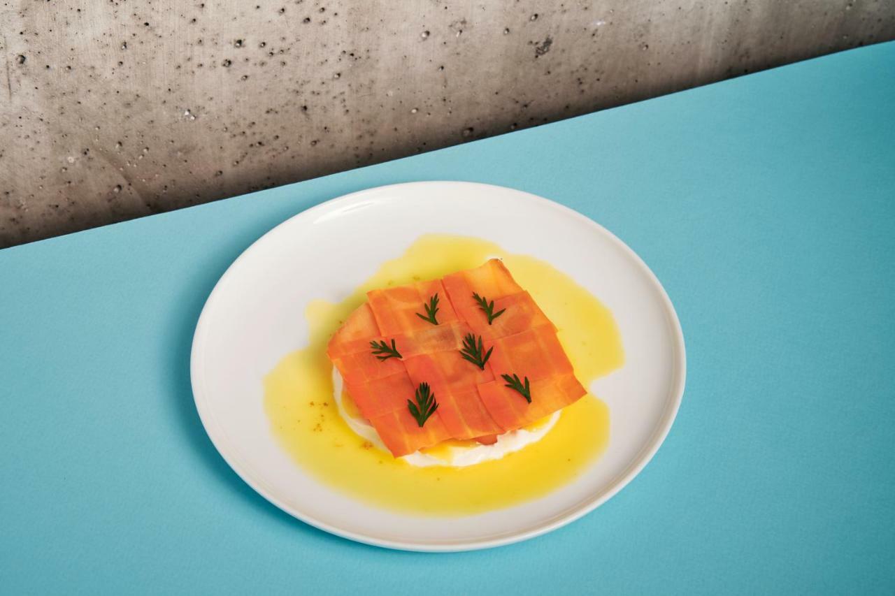 Hotel Warszawa Exterior photo Salmon sashimi
